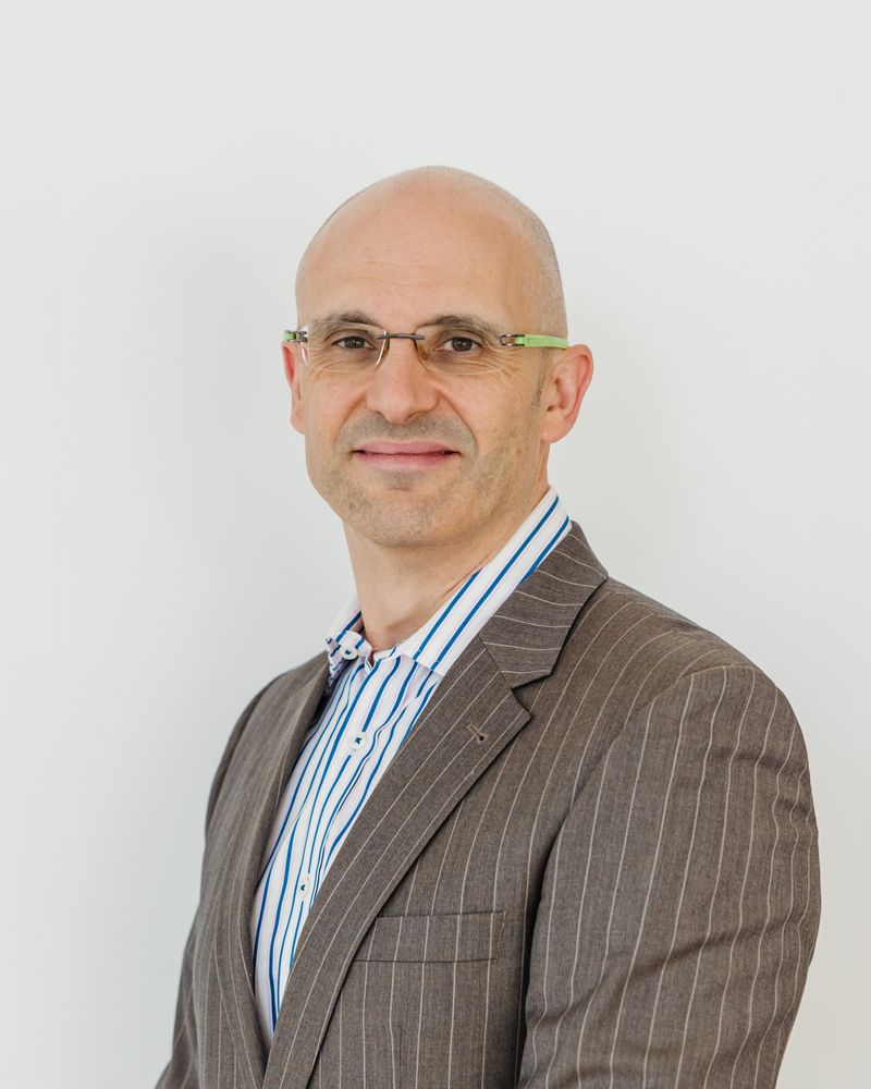 Dr Pedro Valente, registered medical practitioner MED0001201428